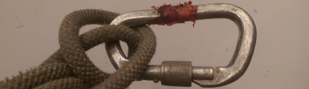 Aluminum Carabiner with marking tape in a münter hitch.