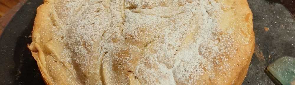 An experiment for Thanksgiving dessert - apple sharlotka. It was a success!